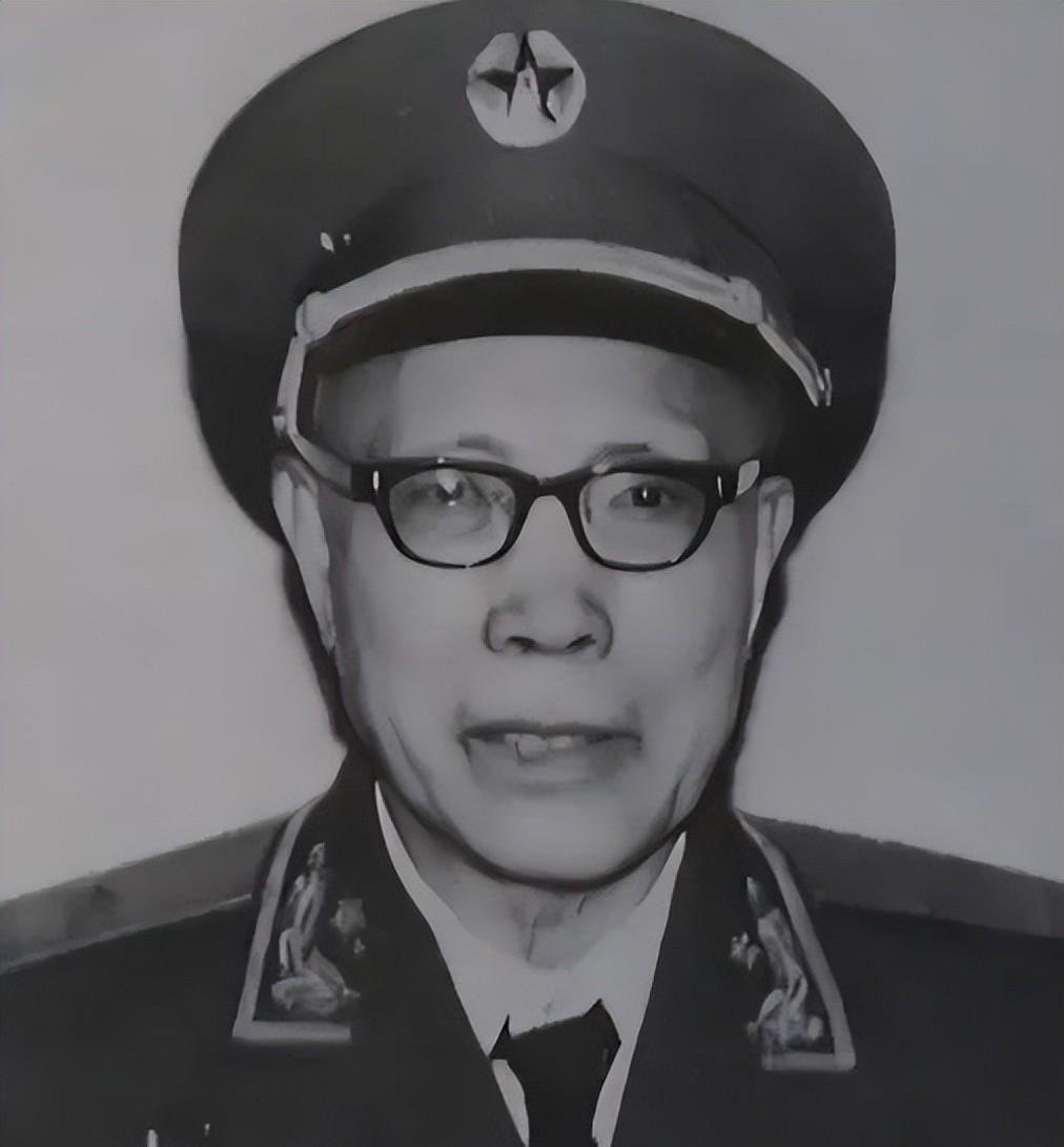 1957年，毛主席在天桥剧场问陈毅：你认识文化部长陈沂同志吗？“1957年5月