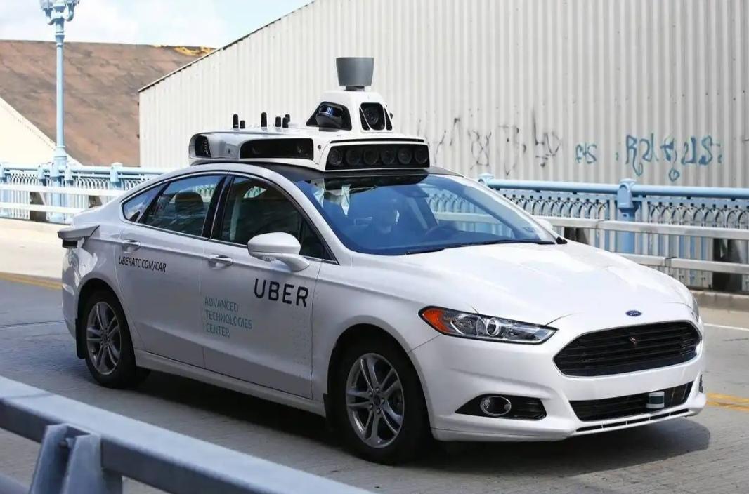 无人汽车驾驶的发展方向如何？无人驾驶汽车未来发展方向很值得期待。技术上，传感器