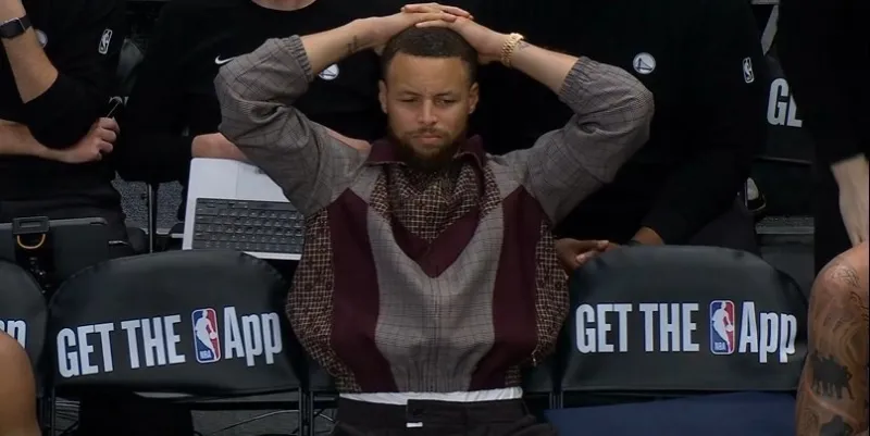 看了会隔壁湖人打奇才，再想想咱们，唏嘘啊湖人现在老张让出球权，真是进军强队行