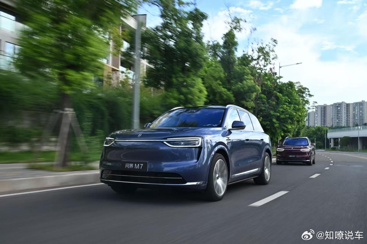 高速自驾9小时复盘：开全新问界M7右脚省鞋、带娃省妈！年味里的问界M7国民SUV