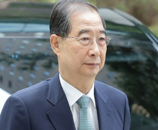 韩国首尔中央地方法院25日表示，将于27日下午1时30分，由负责逮捕令事务的郑宰