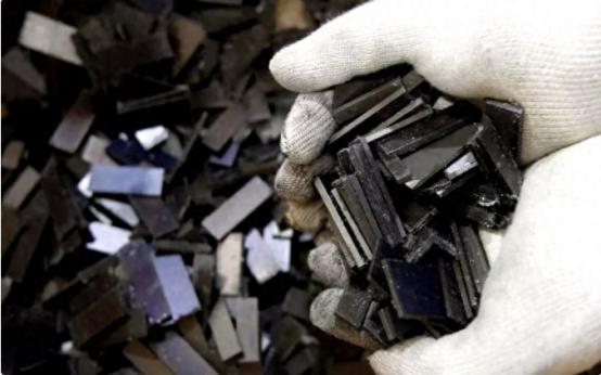 高市没想到，中国突然对日打出第二张王牌，特朗普也只能保持沉默。 日本自民党大