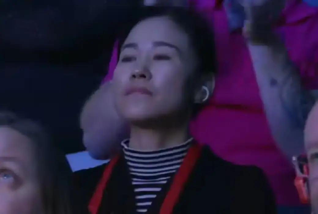 凌晨1点继续开打。斯诺克的输赢，有时不靠技术，靠谁还醒着。韦克林在第4局突