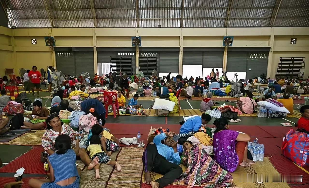 美国命令停火，泰国拒绝眼看泰国和柬埔寨随时可能爆发大规模的战争，美国坐不住了，