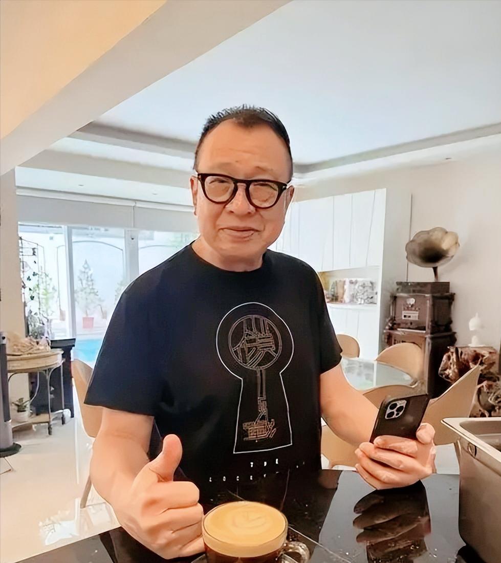 4000呎豪宅堆成杂货铺？许绍雄：这叫真极简！许绍雄的家直接颠覆认知！4