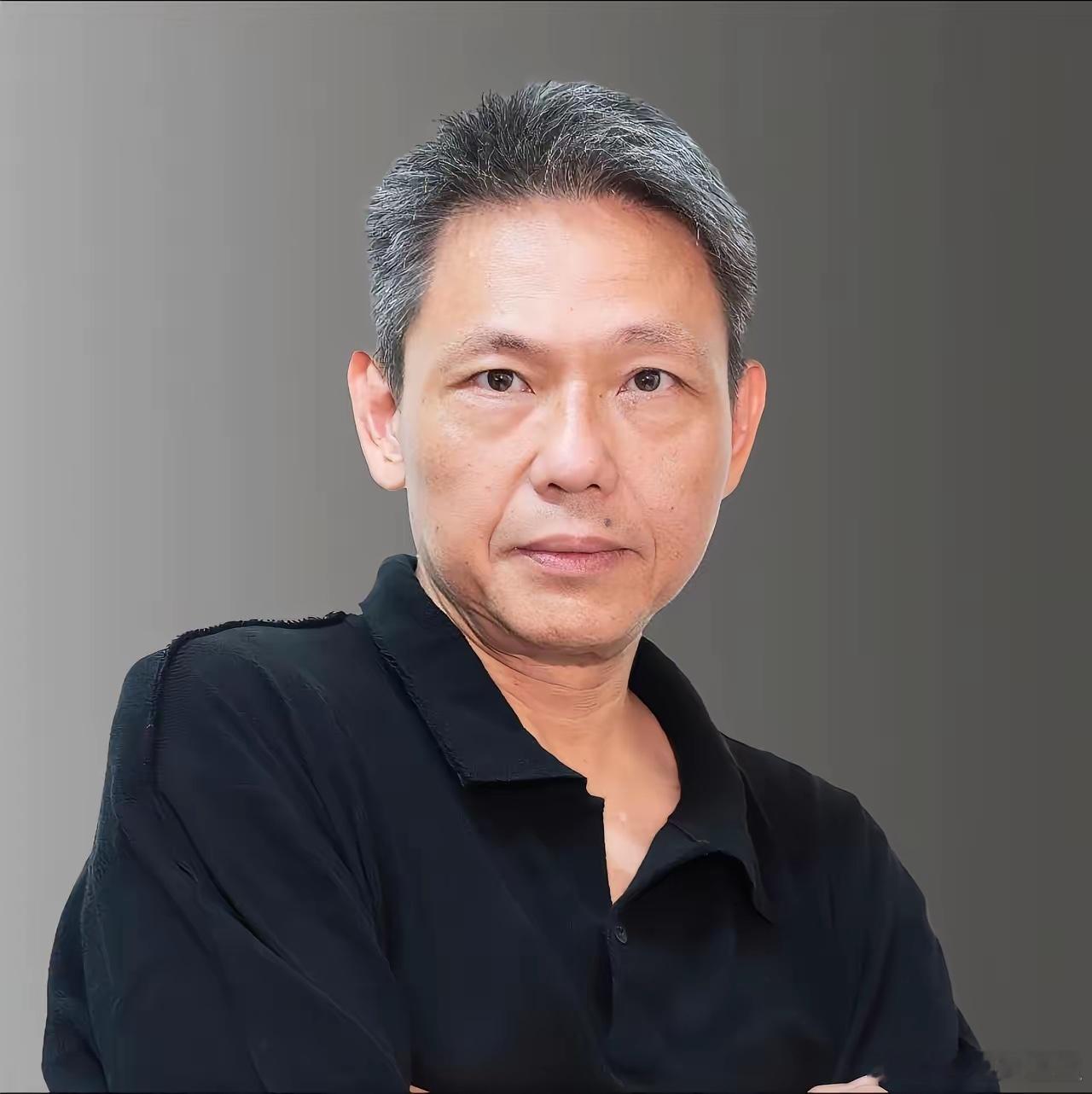 谢寒冰：蔡康永又不是傻瓜，难道他不知道这样做会带来的后果是什么嘛？显然他心里门清