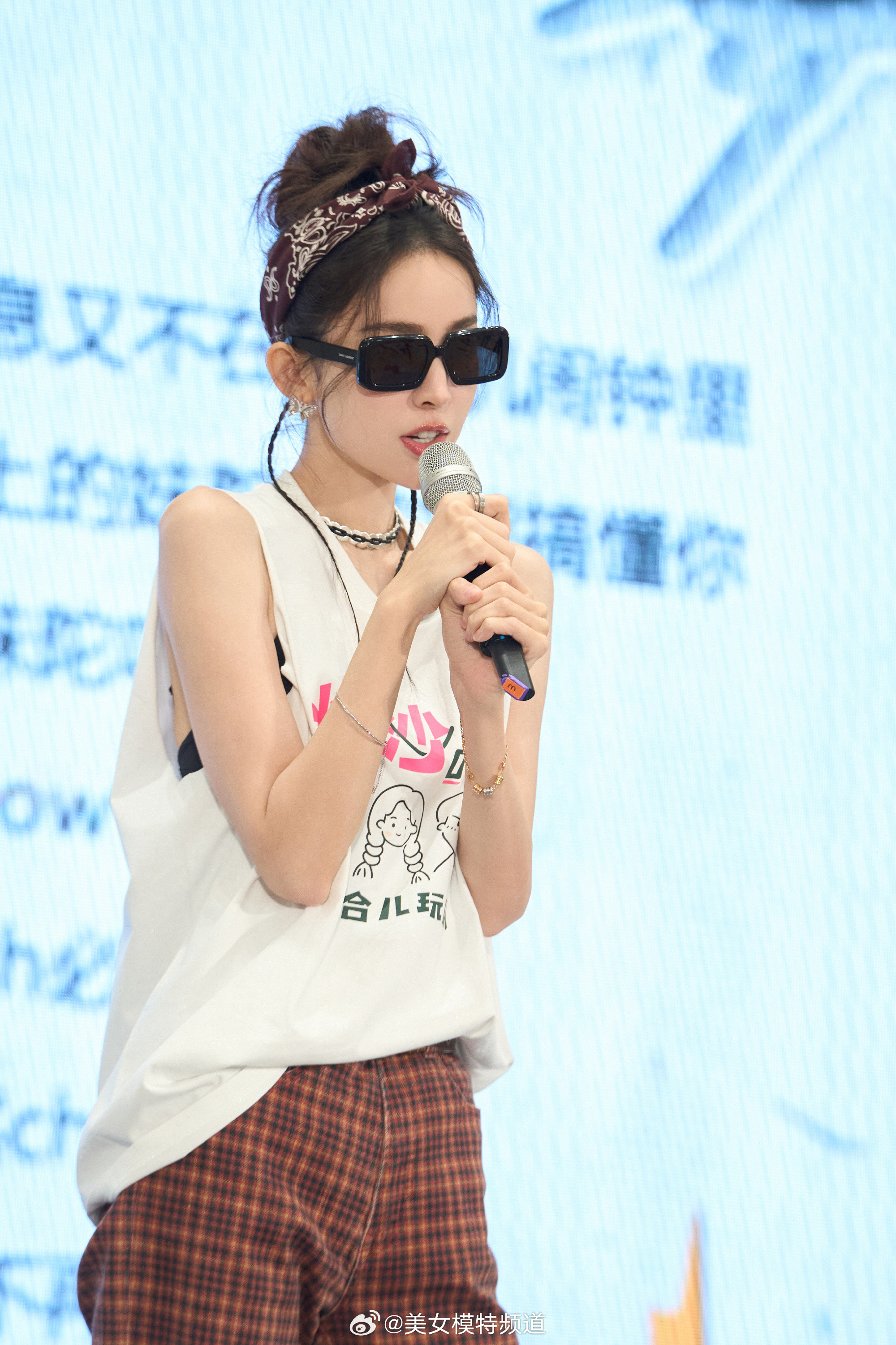 娜扎清爽的夏日墨镜姐姐​​​