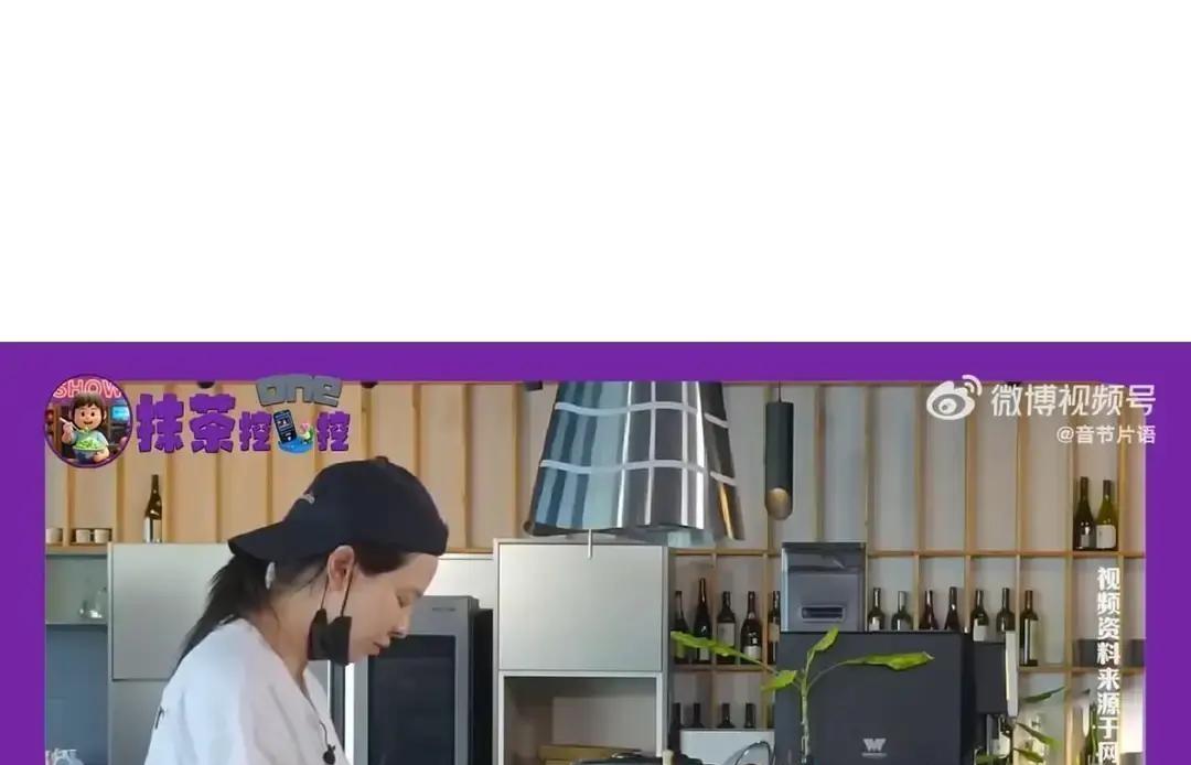 她用八年时间，证明了狗仔队是一群废物。不是躲藏，是彻底消失。宋智孝的八年地下