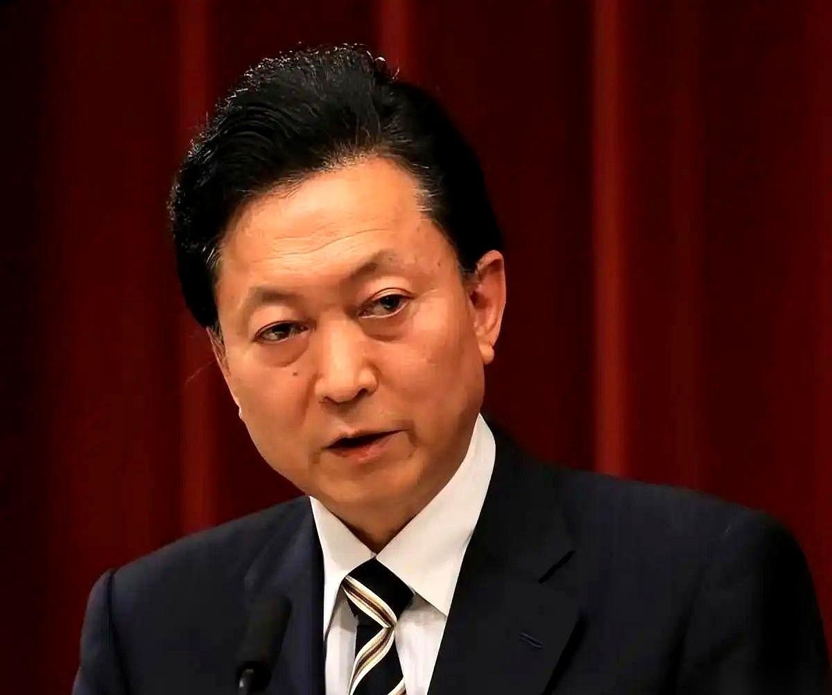前首相直接给现任政客甩了一记冷脸。日本前首相鸠山由纪夫在济州论坛上指名道姓：高市