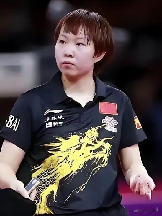 身家300亿，她却非要亲手去拼那块奖牌。父亲名下企业年营收破200亿，母亲公司市