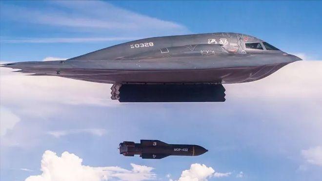 美国B-2轰炸机是中国克星？它能吓退几乎所有对手，但对中国它最多只有一次机会！说