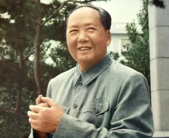 1970年，毛主席到天津视察，却发现已在天津任职的李银桥迟迟没有露面，后来得知原