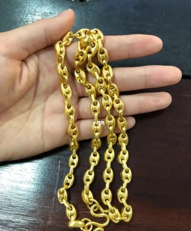 山西忻州，一对夫妻受同事邀请，与同事以及同事姑嫂一家一起吃饭，过程中，不慎将重7