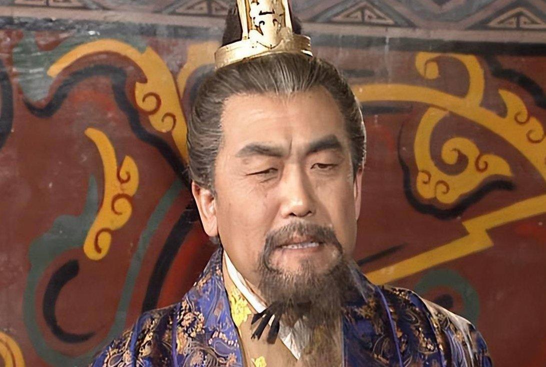 249年正月，曹爽带着皇帝出城扫墓，刚走出洛阳没多远。城里突然动了。等消