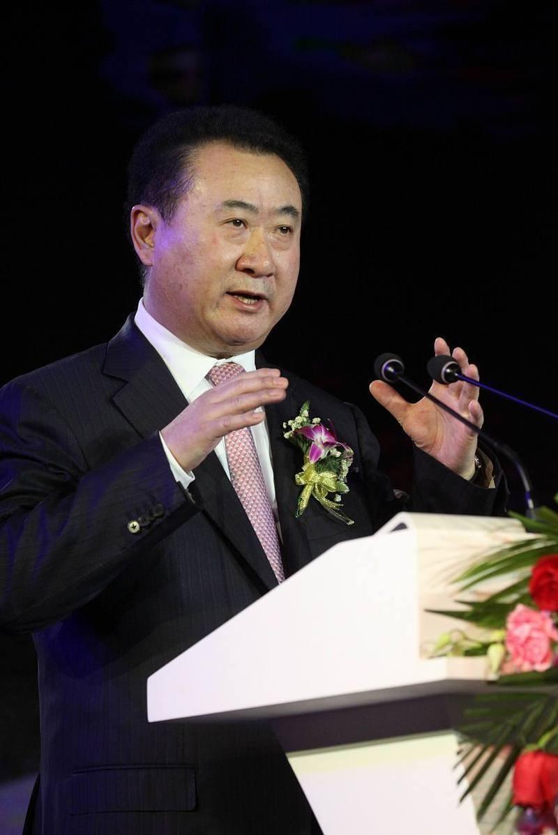 王健林限高、王思聪亏哭！这对父子咋突然“栽了”？9月28日消息一爆，不少人