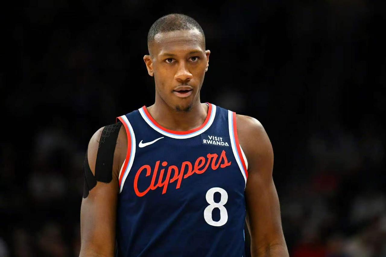 追平开拓者紧跟勇士，快船三连胜继续北伐乔治不打，马卡失准；仅靠5号秀贝利的20