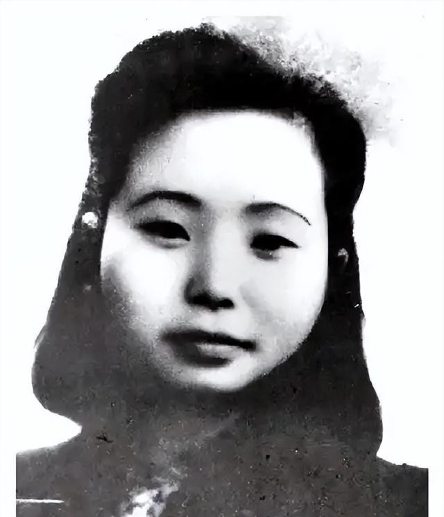 很多人熟悉江姐与红岩烈士的故事，却很少知晓重庆解放后收殓烈士遗骸时，那段令人心痛
