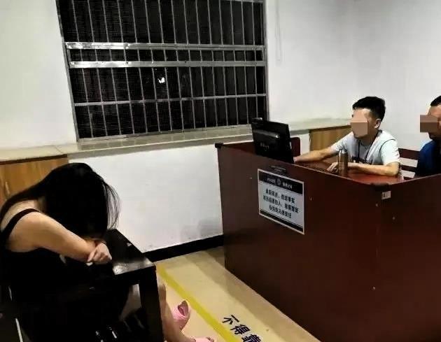 男子进养生馆，10分钟就出来了，老板娘当场被抓，俩人乖乖签字，被拘3天。可拘满