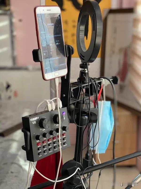 为了钱拼命值得吗？那留下的孩子该怎么办呢？山西39岁网红“王炸姐”直播时离世