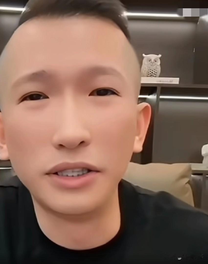 狗磊吐槽驴姐说话有点瞧不起人，我叫你姐也是看你老弟面子！你嘴碎可以，但要有额