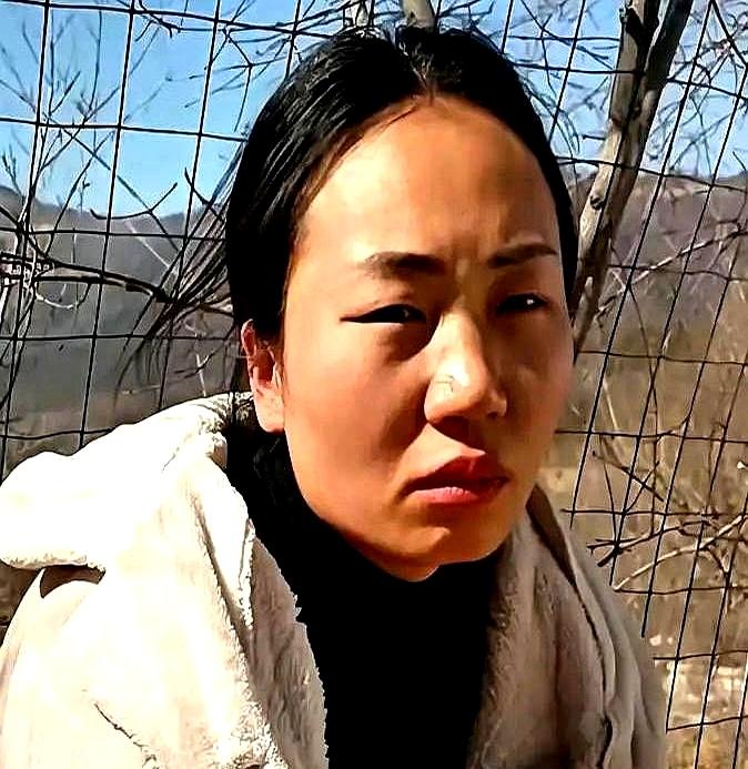 “尸检结果出来了，铁证如山！”刘父这句话一出来，整个氛围都僵了。中灵山坠崖案，