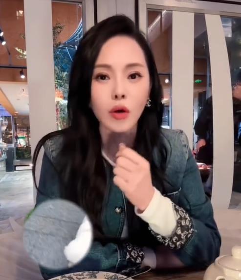 伊能静尝试生酮饮食半年瘦到86斤“小作文”一姐伊能静分享减肥经验。其坦言，自己