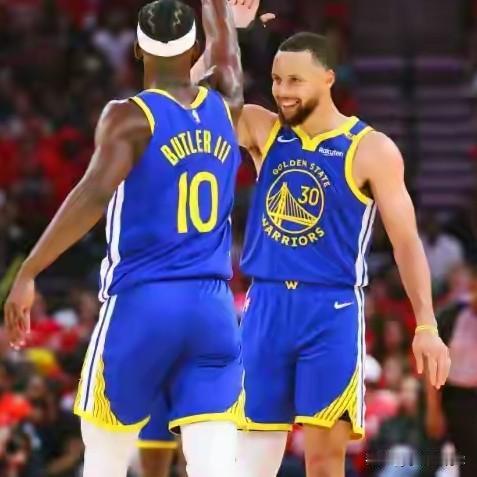 12月12日！勇士终于传来3个崭新的消息:一，明天NBA常规赛，勇士要在主