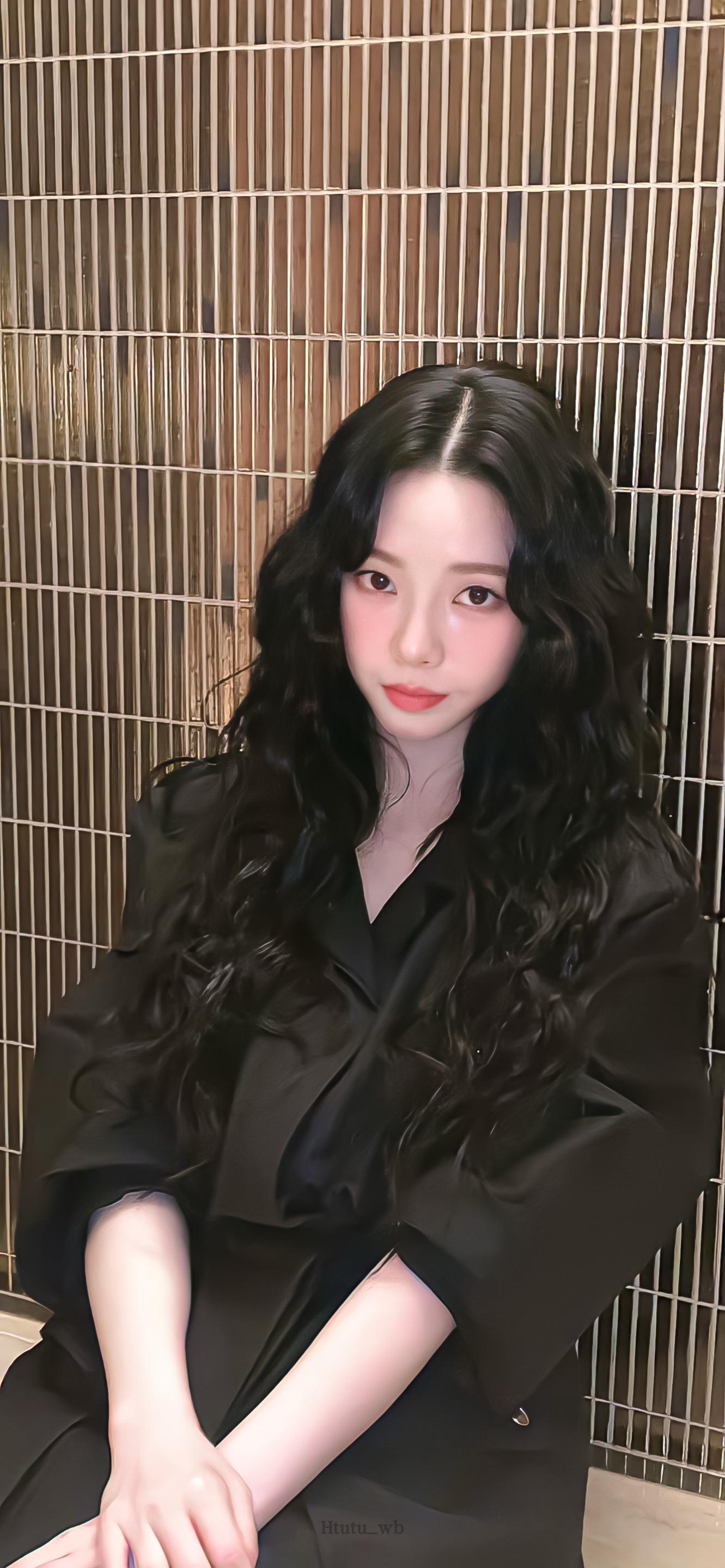 柳智敏Karina壁纸更新啦～🧸🍷