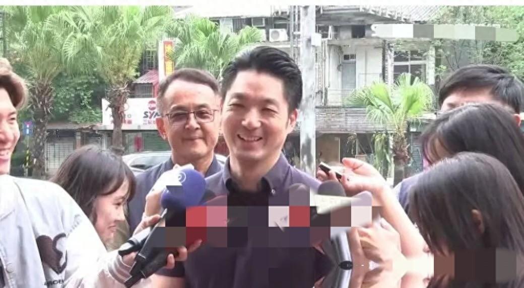 1.4万人网投结果出炉，吴思瑶“快哭出来”的说法再被拿出来讨论，蒋万安接受辩论交