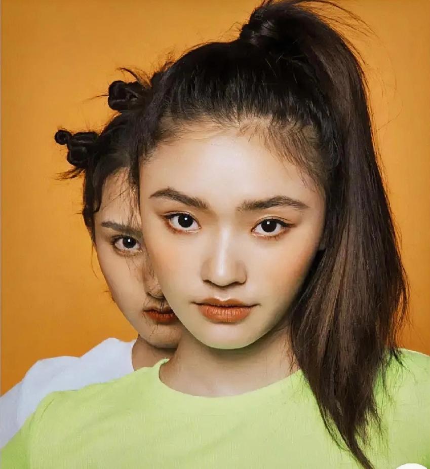 林允是怎么同意和宋祖儿拍第一张照片的？这不是明摆着坑林允吗？本来宋祖儿脸就小，再