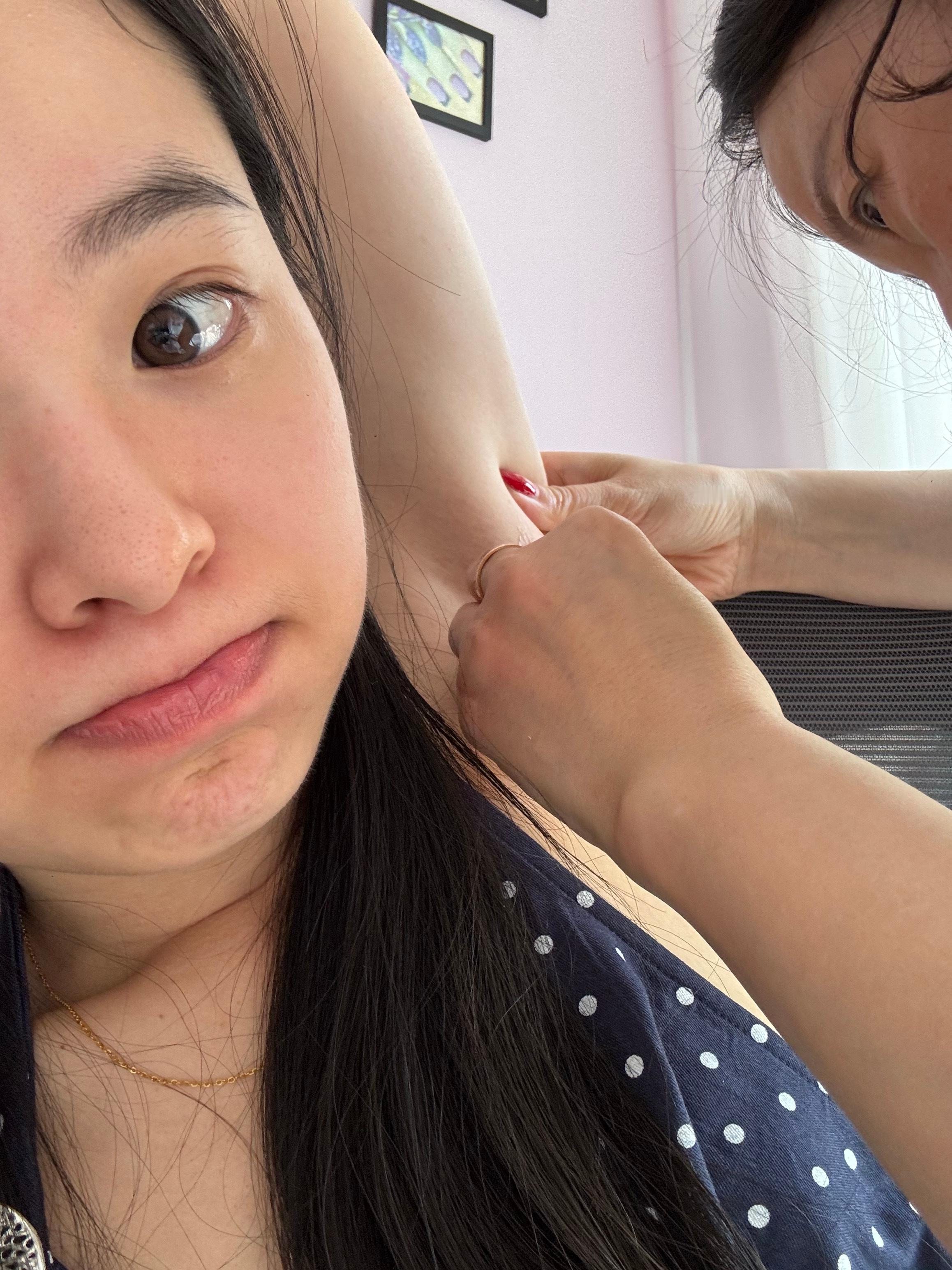 amy姐帮我脱毛嘻嘻嘻