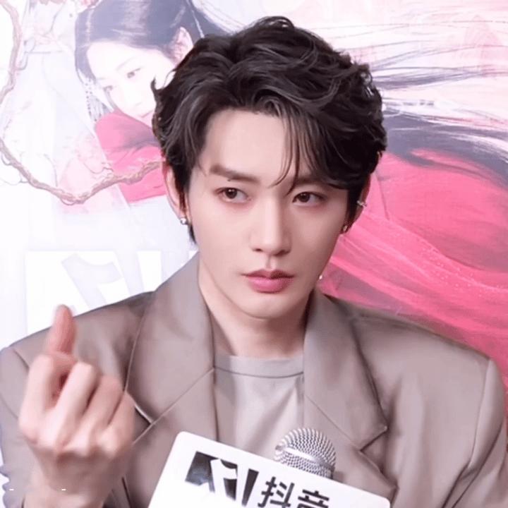 邓为一不小心又拉高了【单人过会】的定义门槛，那咋办呢风月不相关官宣​​​