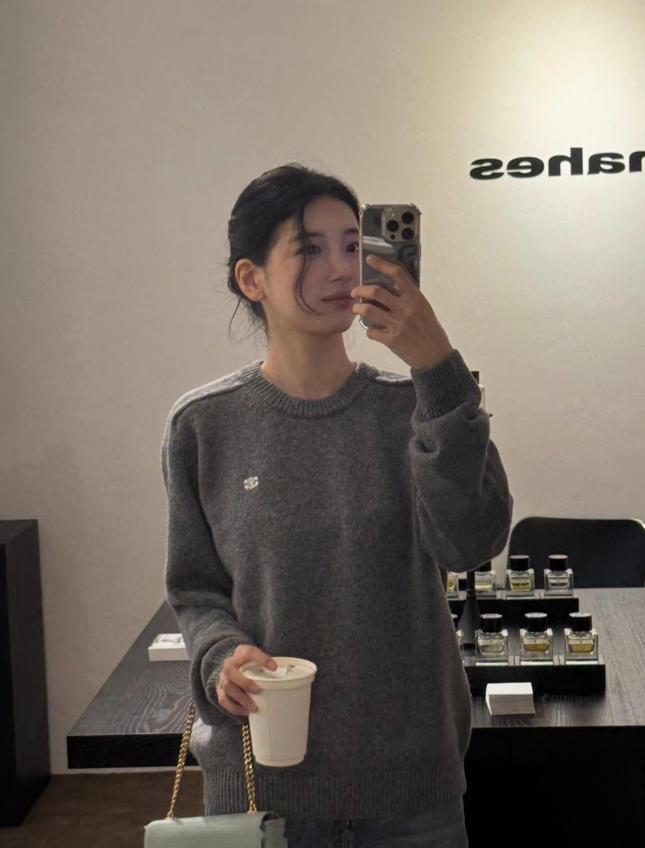 裴秀智裴秀智去林珍娜和张姬领的香水啦看看👀给姐妹做宣传​​​