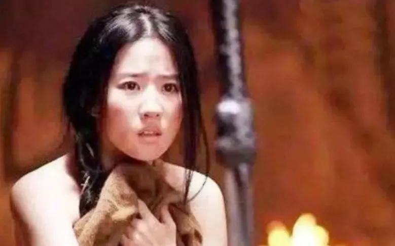 1126年，宋徽宗将最宠爱的女儿福金公主灌醉，送到金人营帐。福金公主醒后，发现自