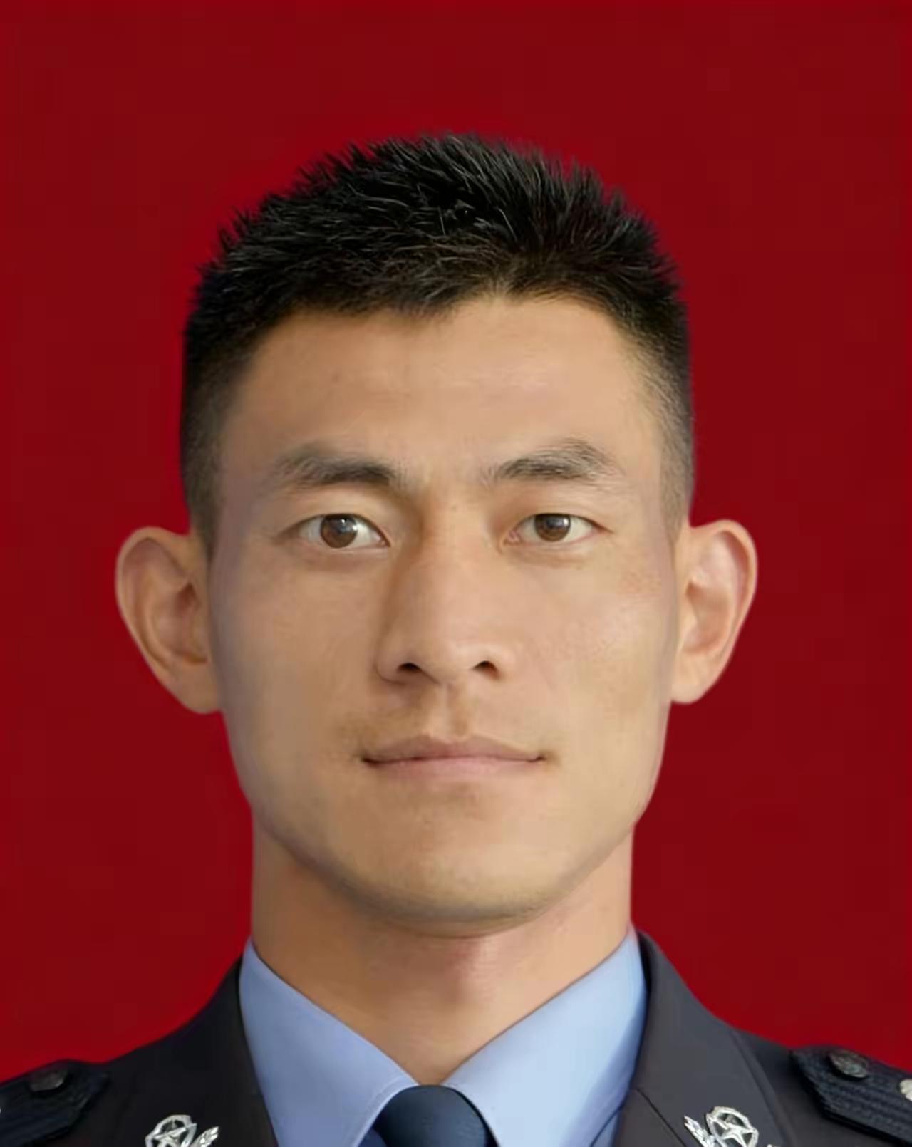 刘传佳，男，汉族，1985年9月生，中共党员。他毕业于南京森林公安学院（现南京警