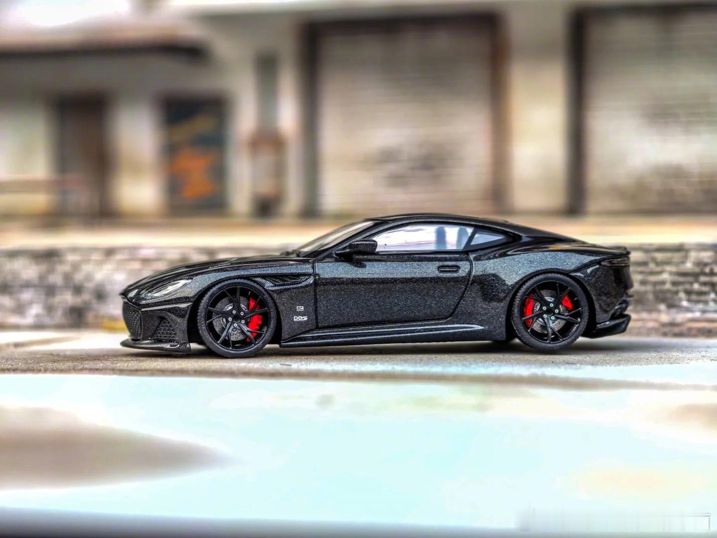 阿斯顿·马丁DBS车模，这也太精致了吧