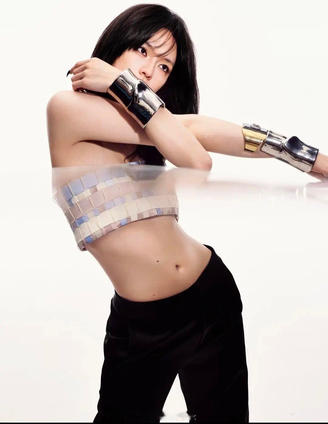 叽哩哇啦说一堆不管是不是故意拍成这样了还说啥？