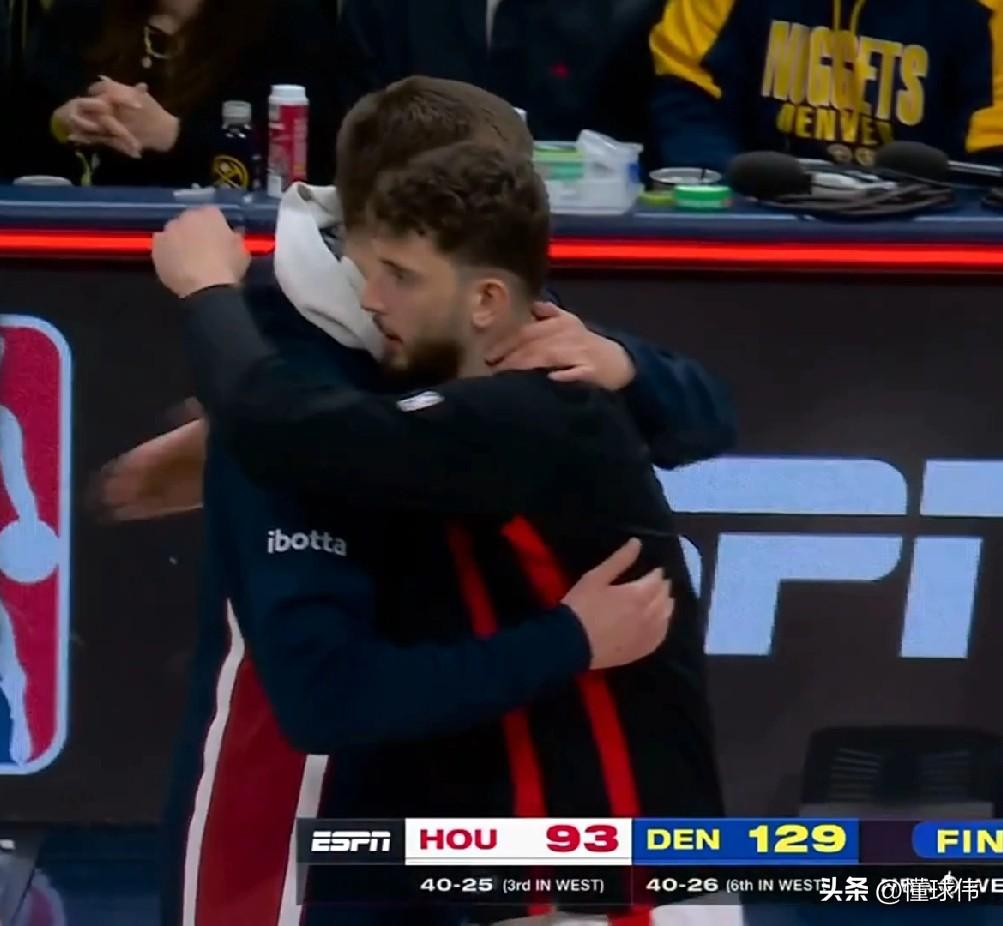 做自己！约基奇谈申京：“申京是很好的球员。”“外界总是拿他跟我对比。”