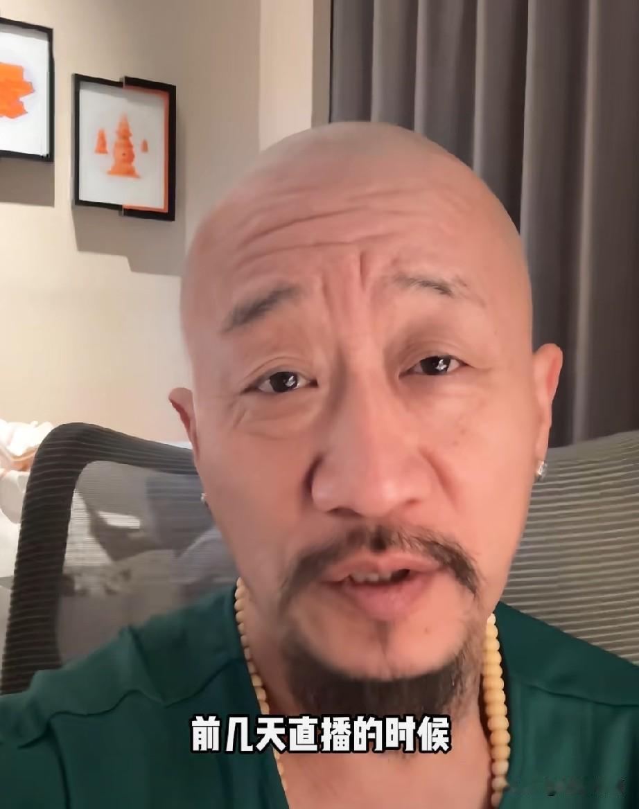 父子两个人长得越来越像了！很多人熟悉李彧，是因为他老戏骨之子的身份，可很少