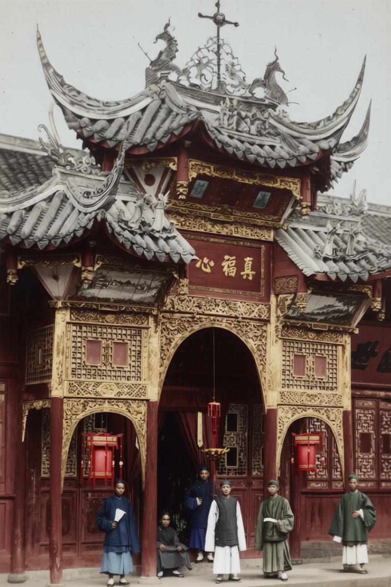 这张照片是20世纪初拍摄于川东小教堂的珍贵影像，这座小教堂的主体结构是典型的中国