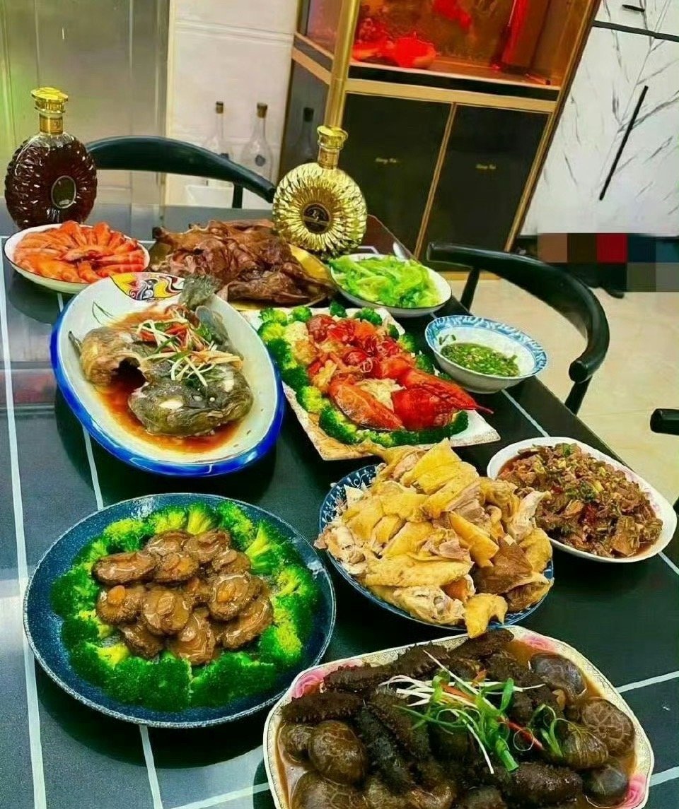 左边是前妻做的，右边是现在老婆做的