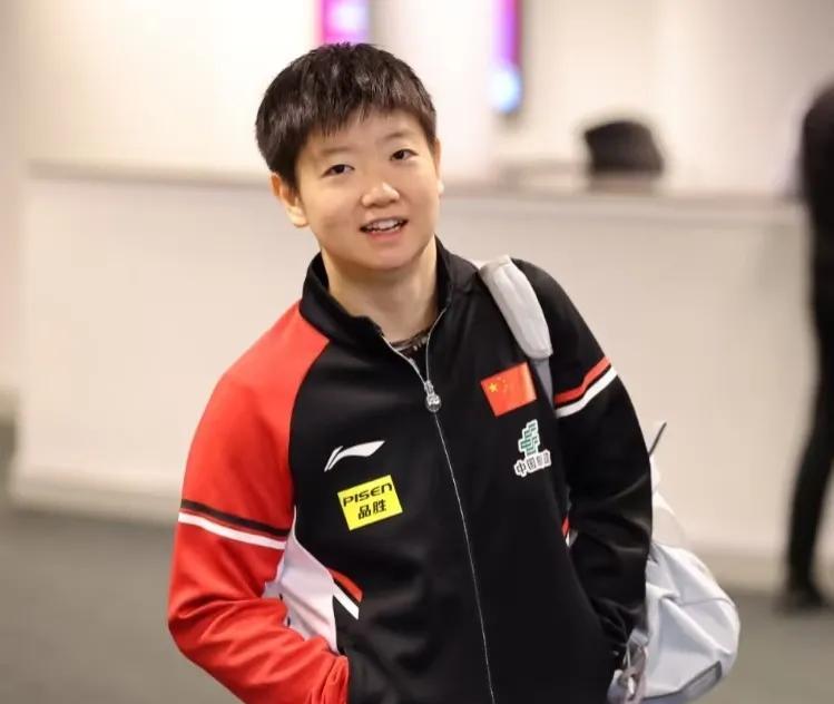 莎莎这个人，真的不能细琢磨，越琢磨你就会发现她很奇怪！莎莎平时看起来萌萌的