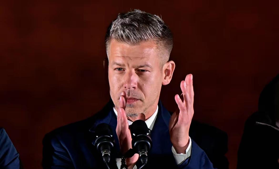 匈牙利新任总理毛焦尔·彼得表示：“俄罗斯是一个安全威胁，这一点人尽皆知。我说