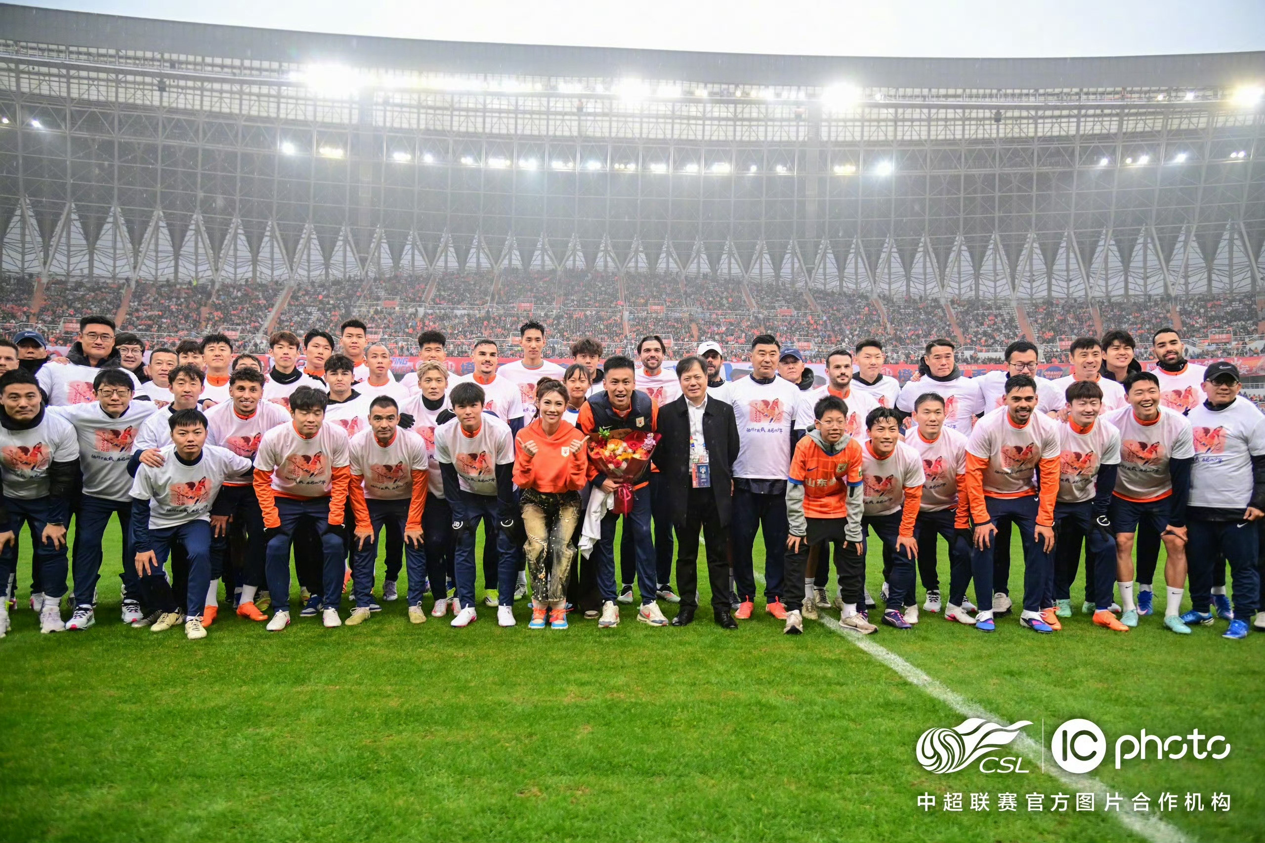 中超第2轮京鲁大战，山东泰山主场2-1拿下北京国安。克雷桑一传一射，谢文能破门，