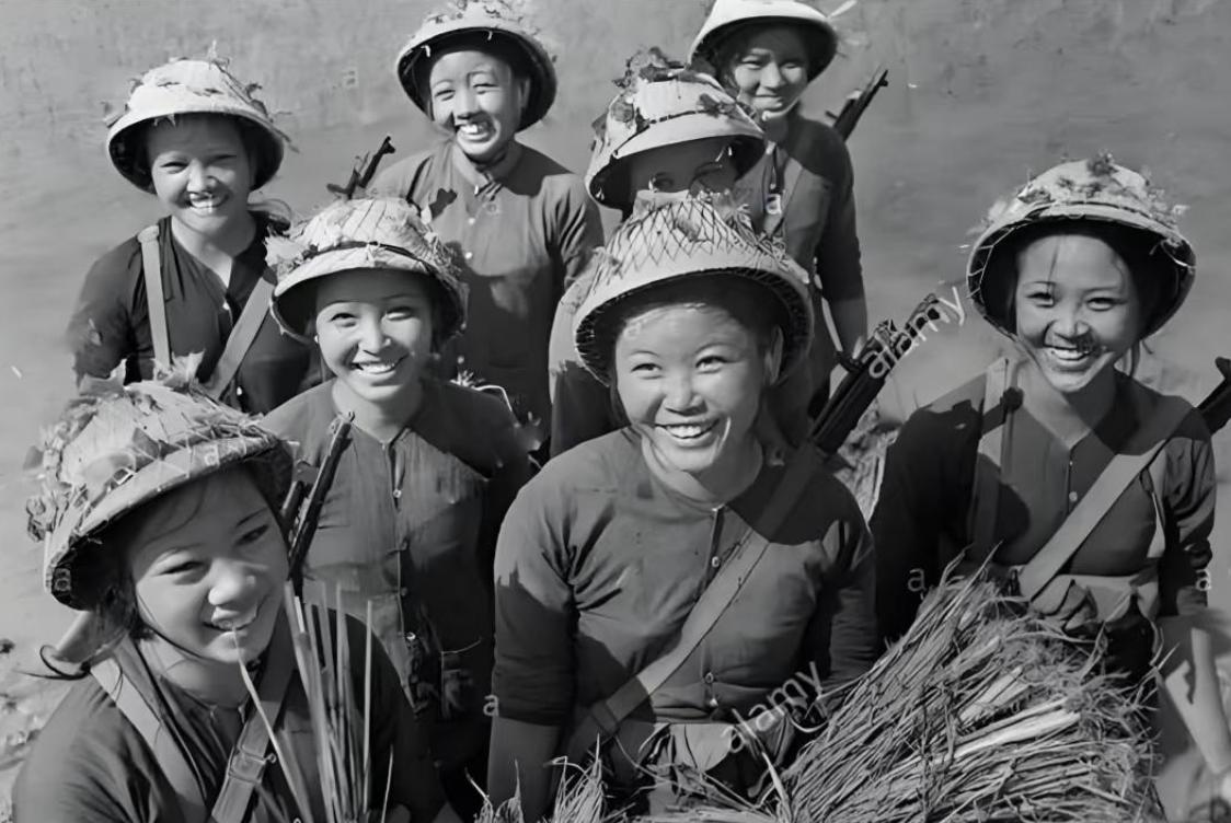 1979年，越南女兵混入我军队伍，并使用了很多阴险手段。为了识别这些女兵，有人提