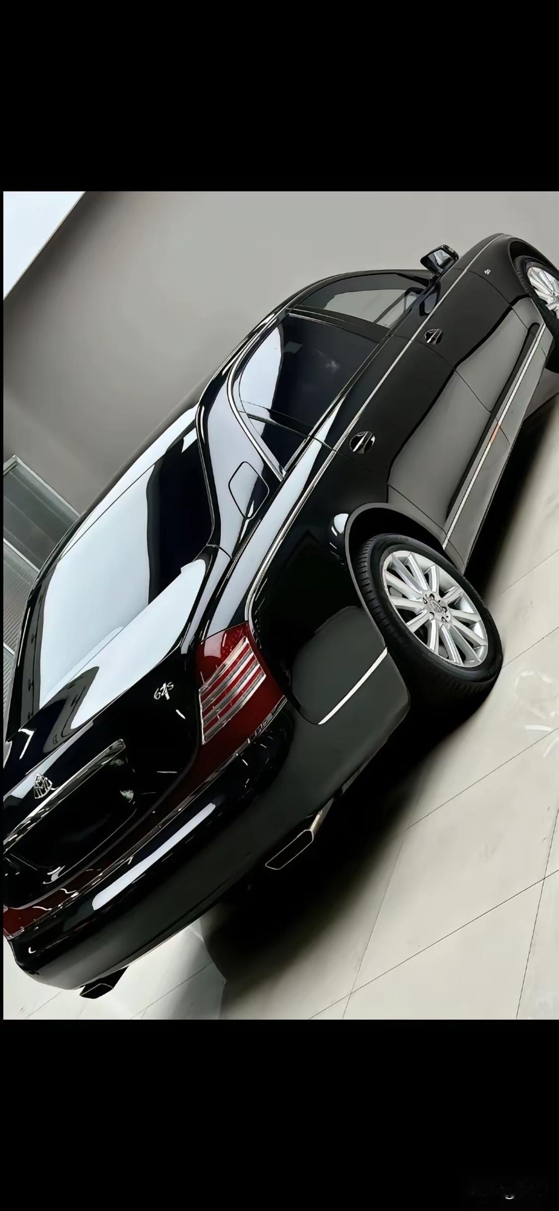 老款迈巴赫，经典中的经典啊