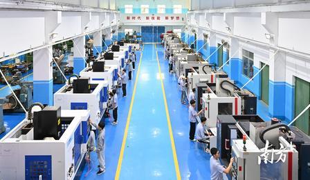 十五五规划直接捅破现实假象：5000万大学生扎堆，本科文凭遍地都是，可现实却很