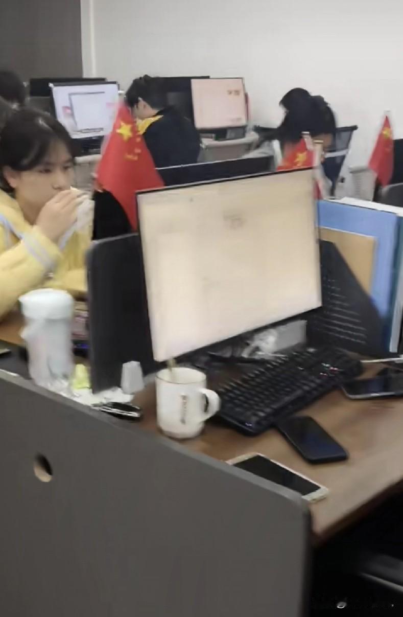 前段时间技术部要增编一名工程，收到一份招聘平台提示匹配度99%的简历，点看一看，