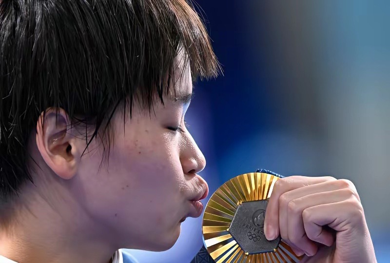 水花征服者联盟还在，群规写着骂全红婵，群主却没露过脸。4月9日，这事被广东警方正