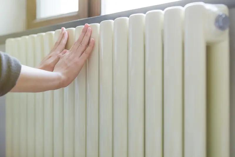 天津一业主吐槽供暖：冬天屋里从不热、从不凉，恒温十八九度。邻居笑说：“人家这